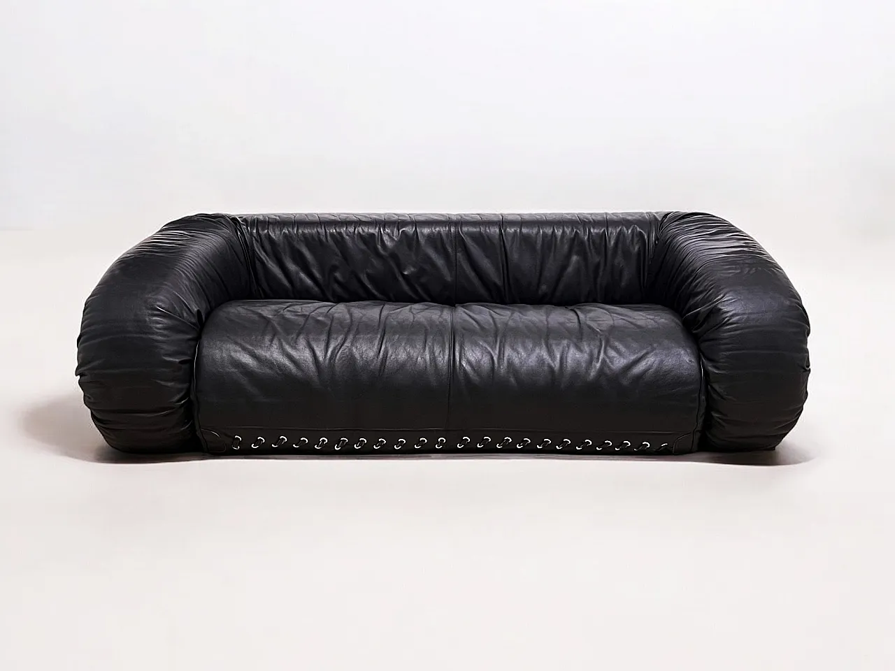 Anfibio sofa in black leather by A. Becchi for Giovannetti, 1970 2