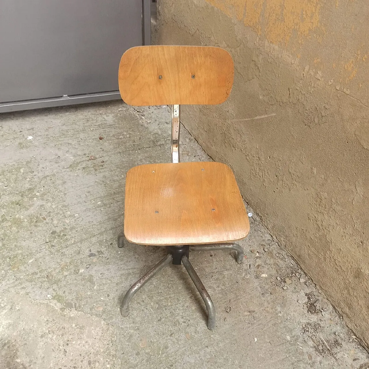 Adjustable industrial stool, 1970s 3