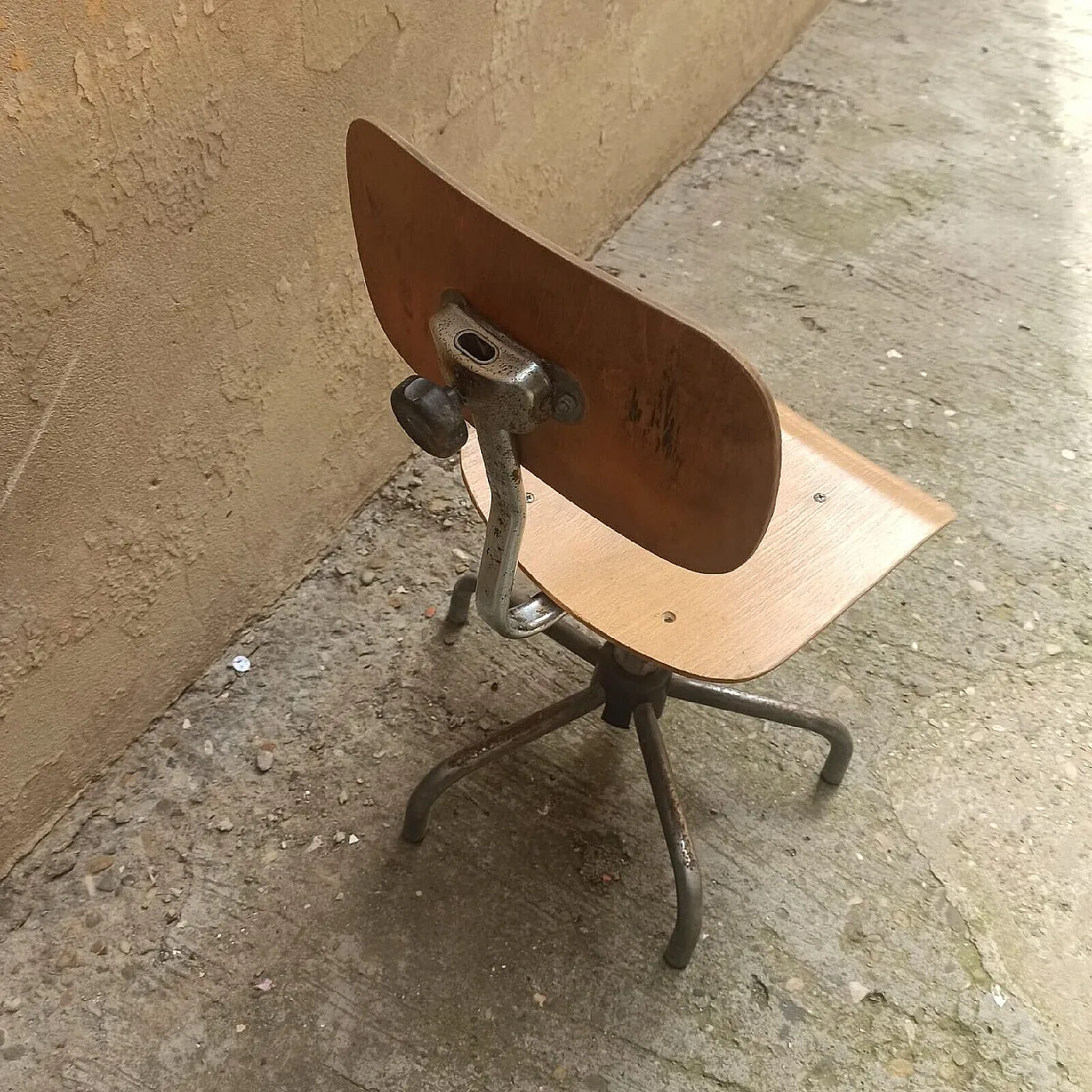 Adjustable industrial stool, 1970s 9