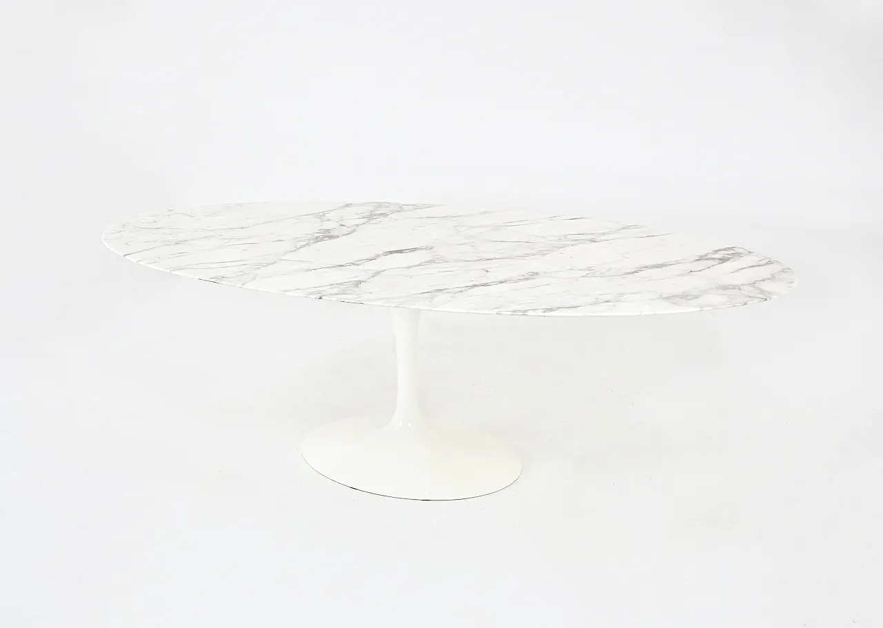 Oval dining table by Eero Saarinen for Knoll international 3