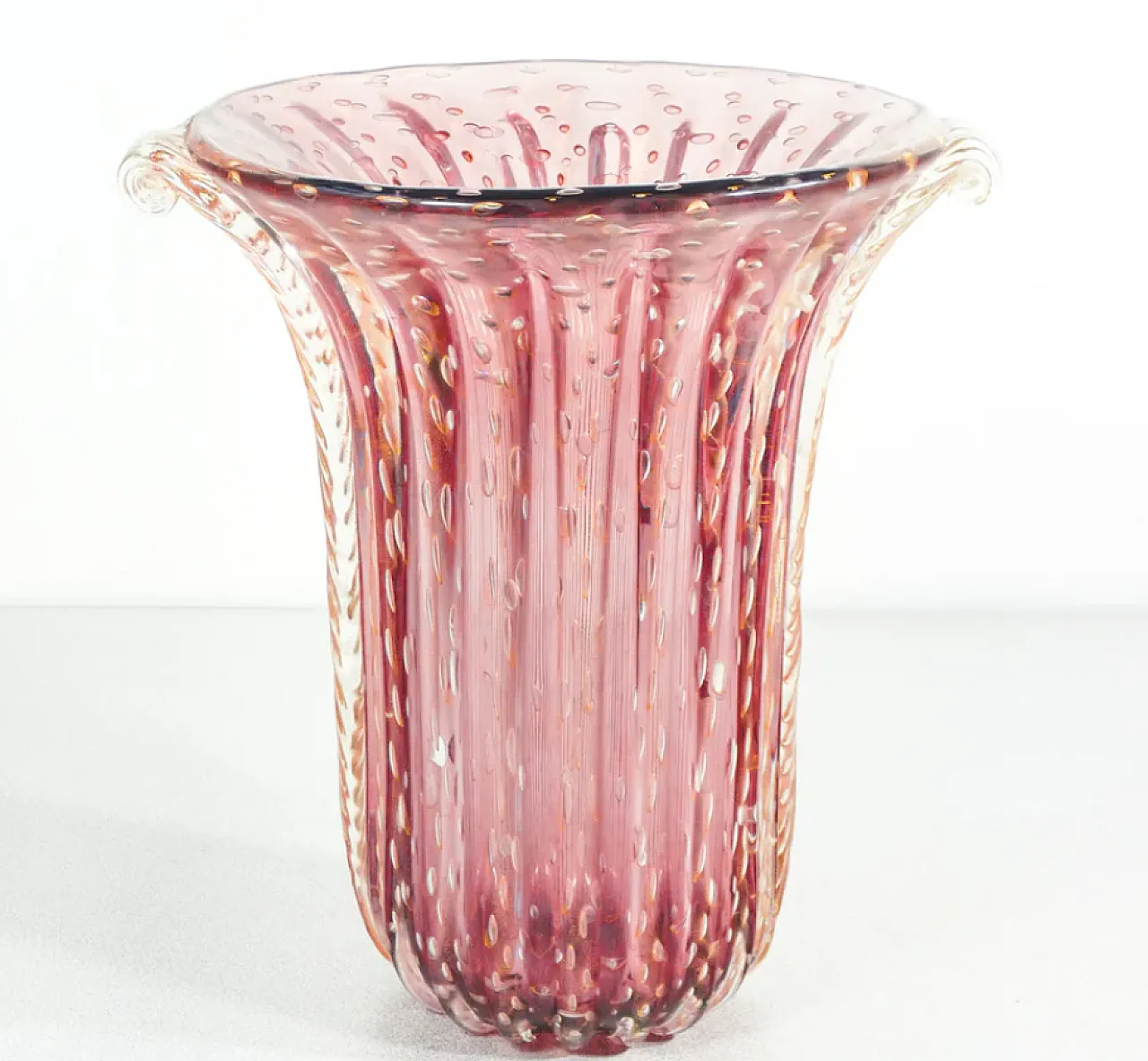 Vaso in vetro soffiato rosa di Murano di Toso, fine '900 1