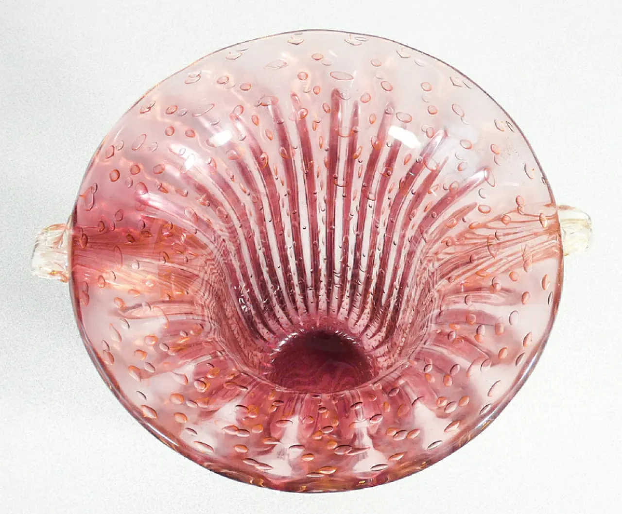 Vaso in vetro soffiato rosa di Murano di Toso, fine '900 4