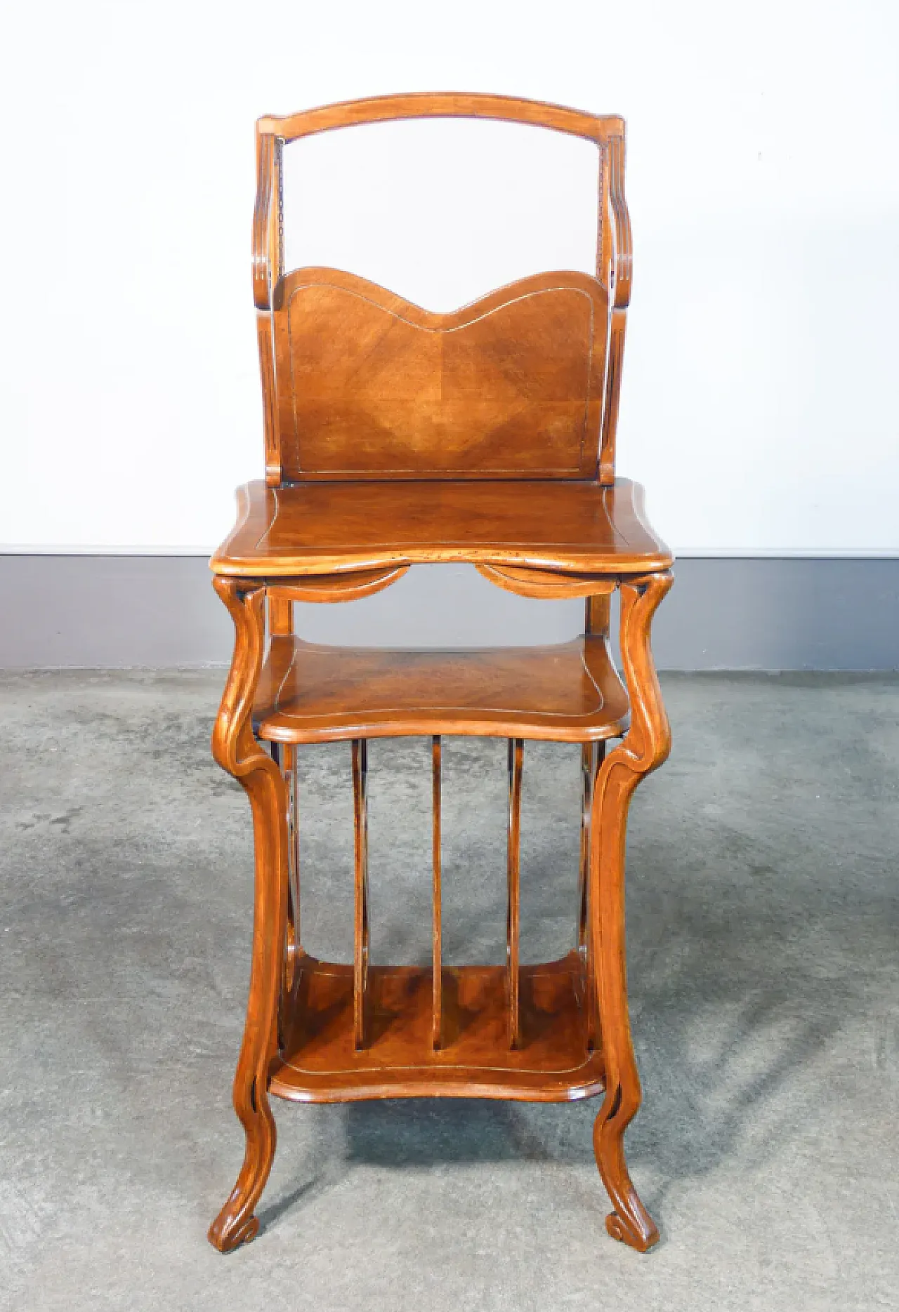 Walnut Art Nouveau bookcase, early 20th century 2