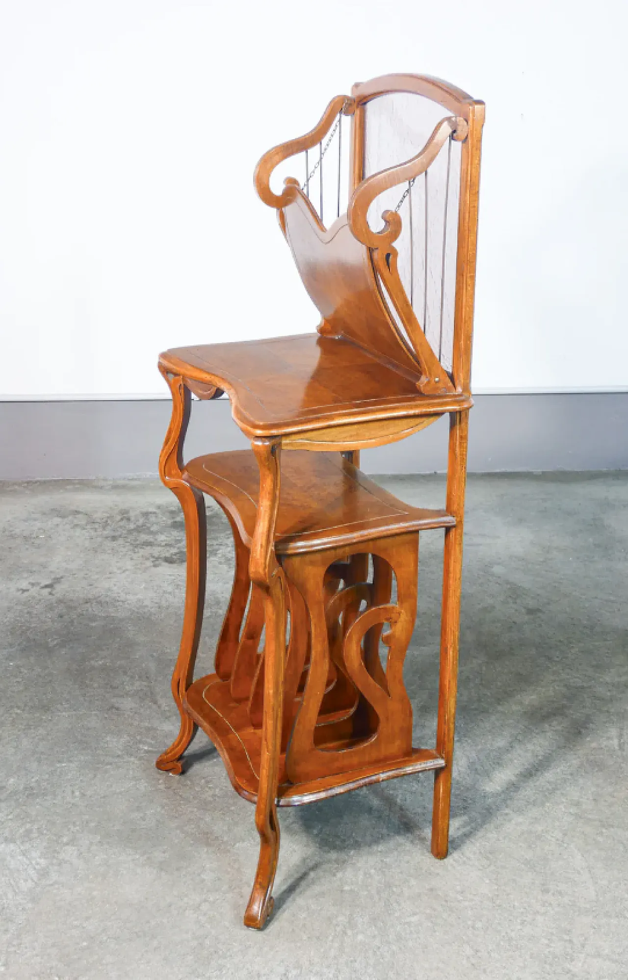 Walnut Art Nouveau bookcase, early 20th century 5