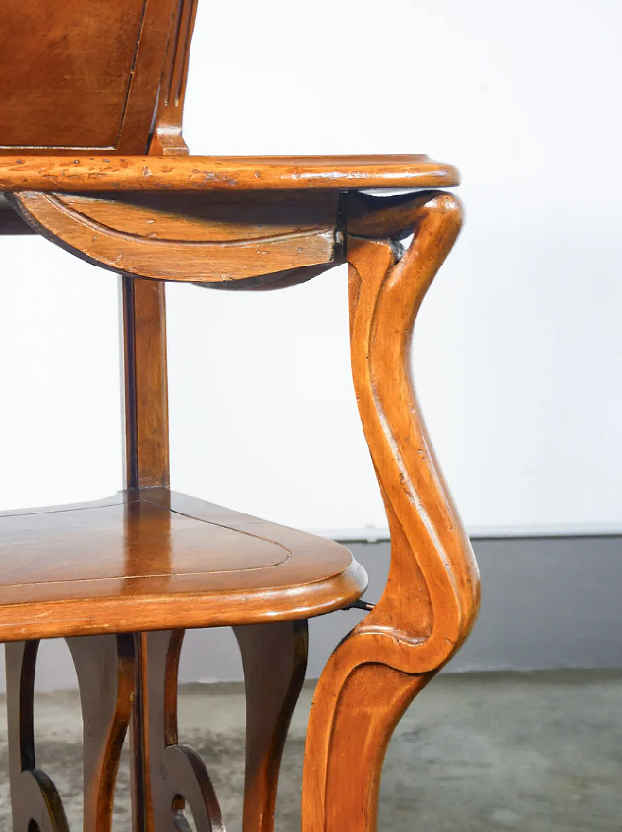 Walnut Art Nouveau bookcase, early 20th century 8