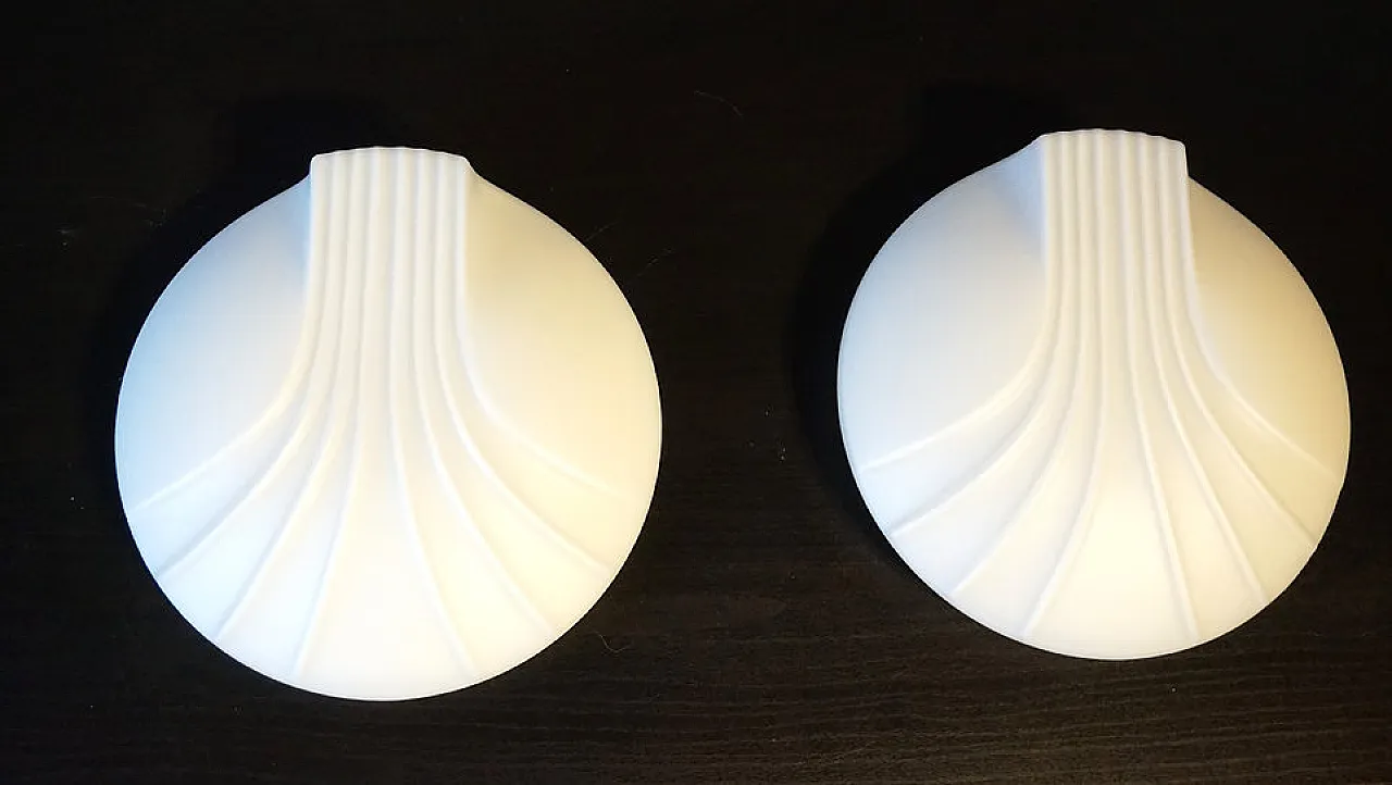 Pair of shell-shaped opaline glass wall lights, 1960s 13