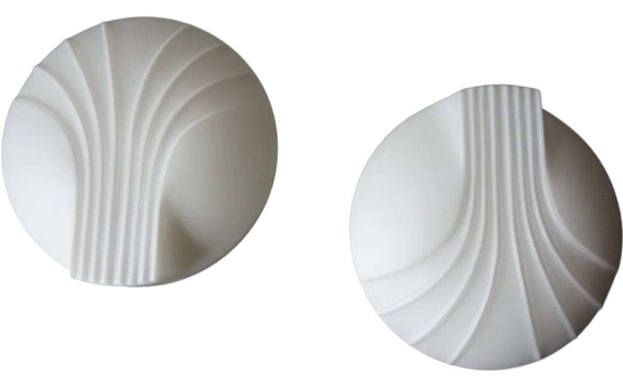 Pair of shell-shaped opaline glass wall lights, 1960s 16