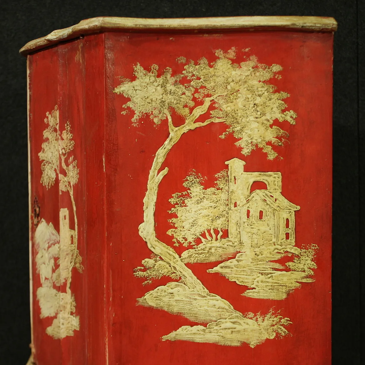 Venetian lacquered and red painted sideboard, 20th century 10