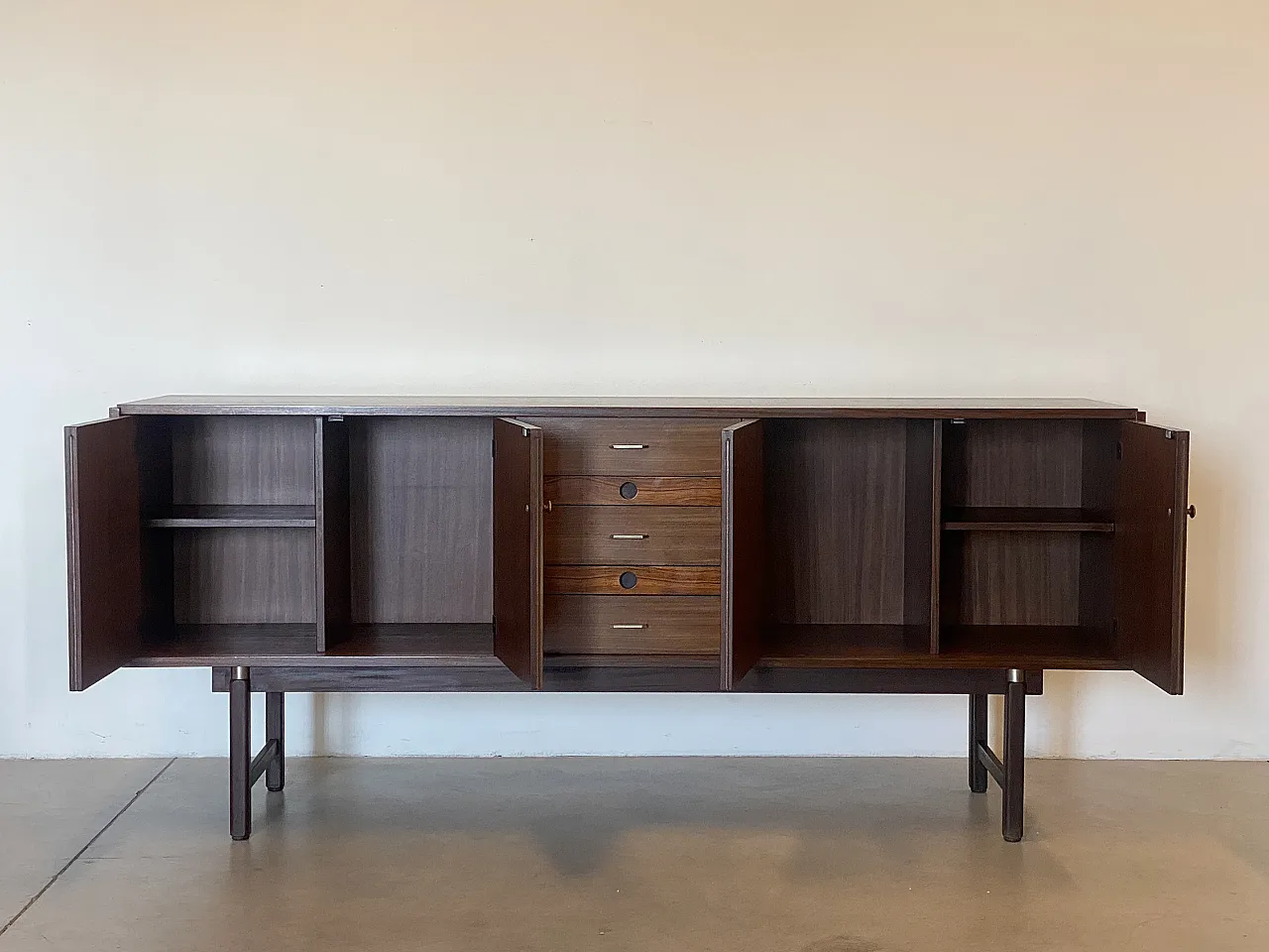 Credenza italiana in legno di teak anni 60 2