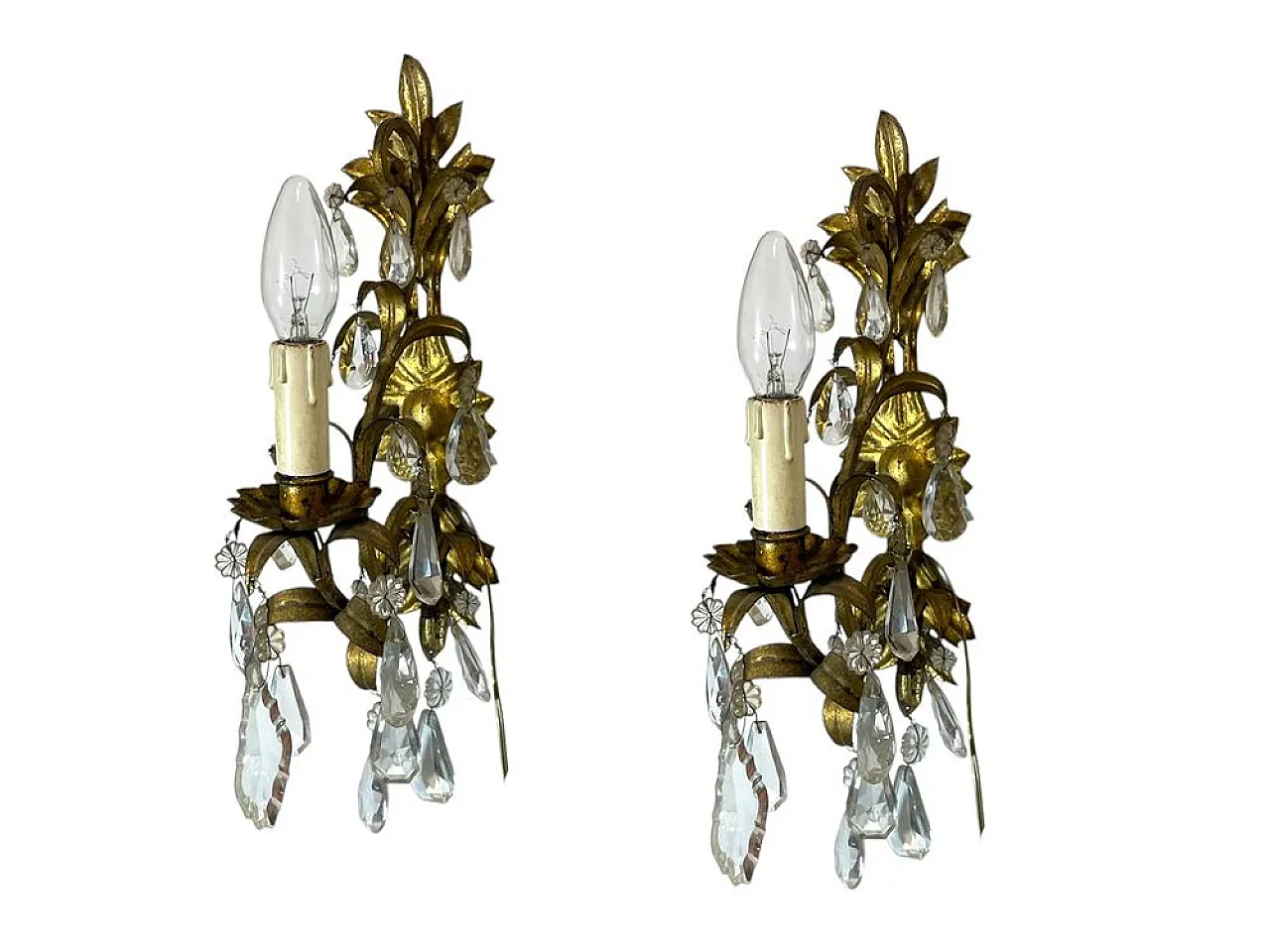 Coppia di appliques dorate in bronzo e cristallo, 50s 1