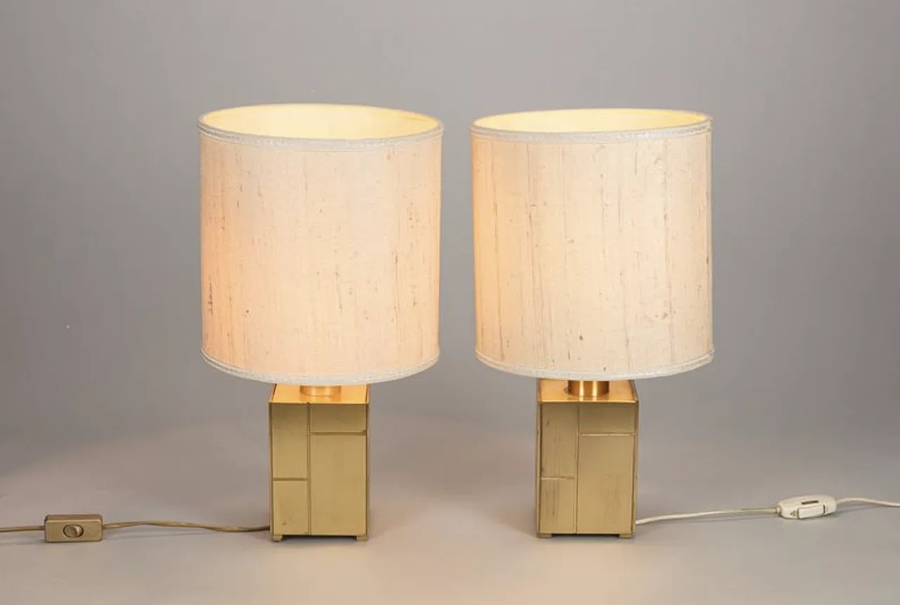 Coppia di lampade da tavolo Louis in ottone di L.Frigerio, anni '70 11