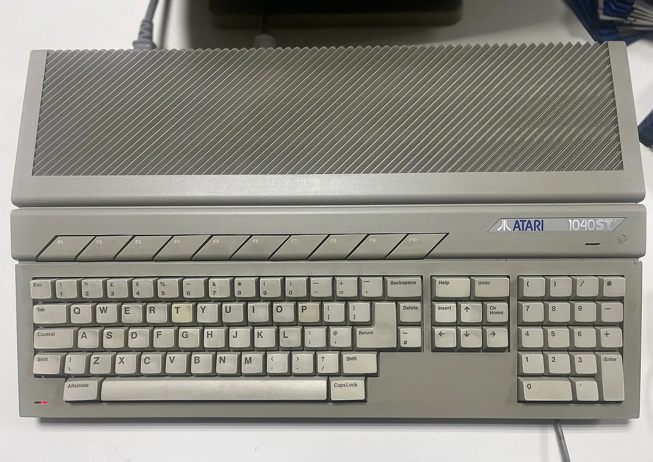 3 American Atari ST1040 Monochrome Monitor and Mouse, 1980s 2