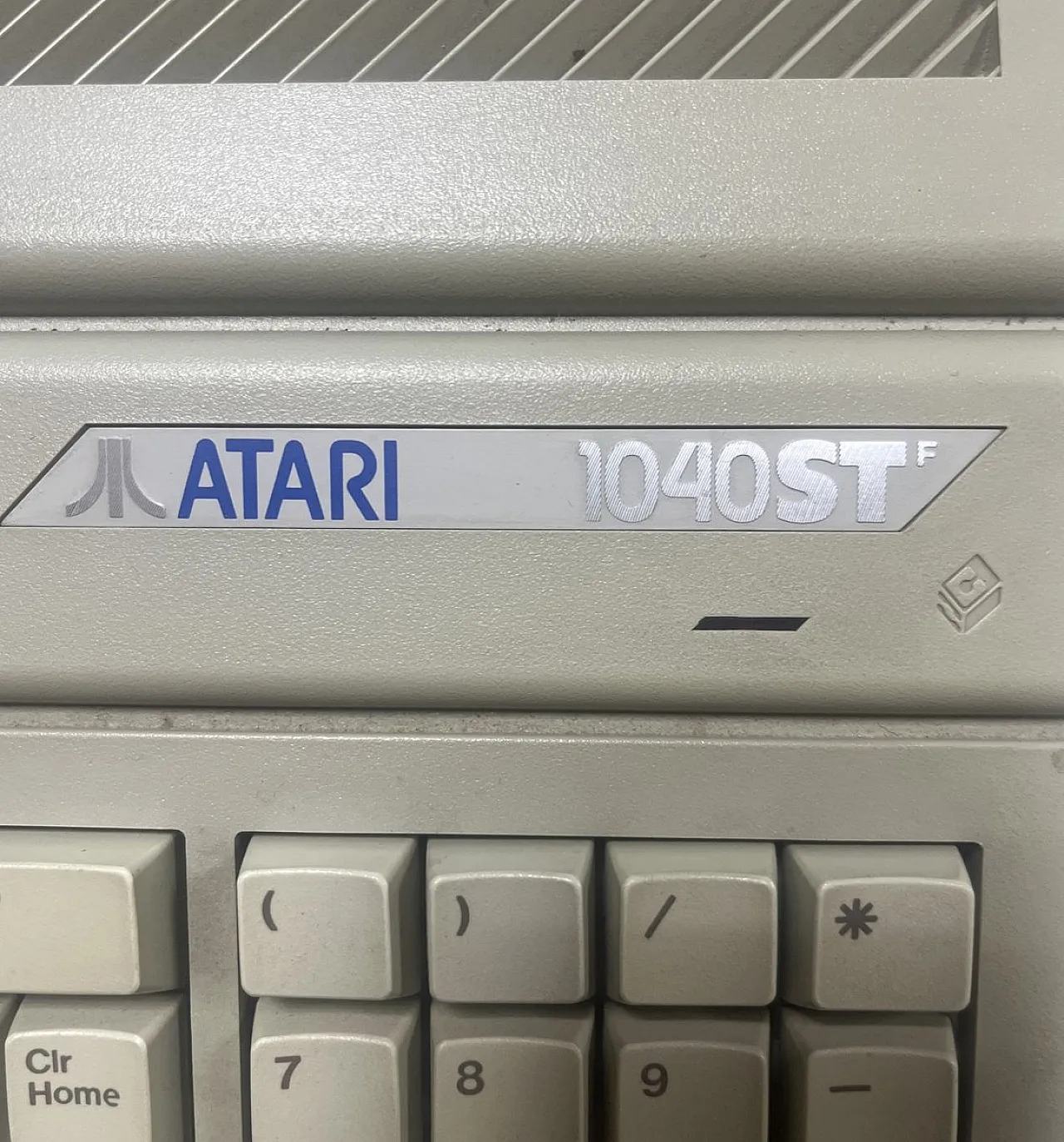 3 American Atari ST1040 Monochrome Monitor and Mouse, 1980s 28