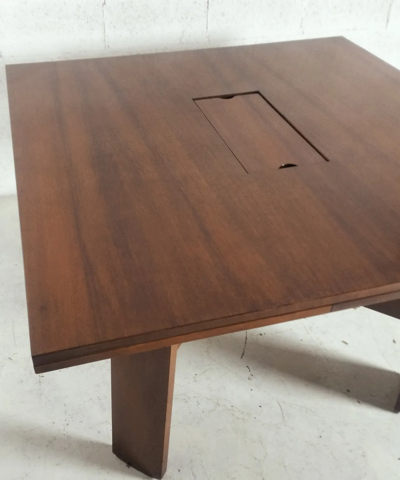 Extendable walnut dining table 612 mod. by Silvio Coppola for Bernini 7