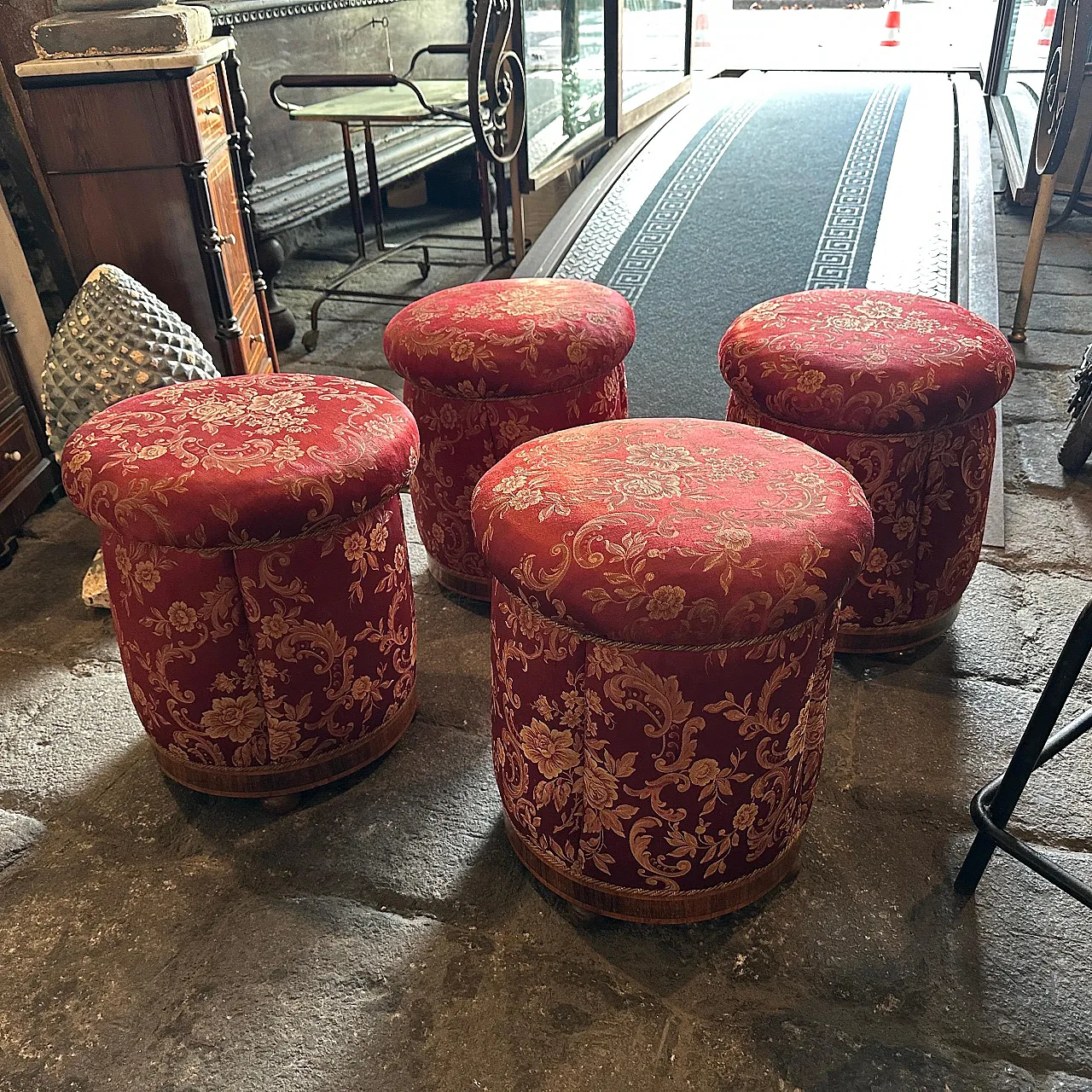 4 Louis Philippe sicilian poufs, 19th century 2