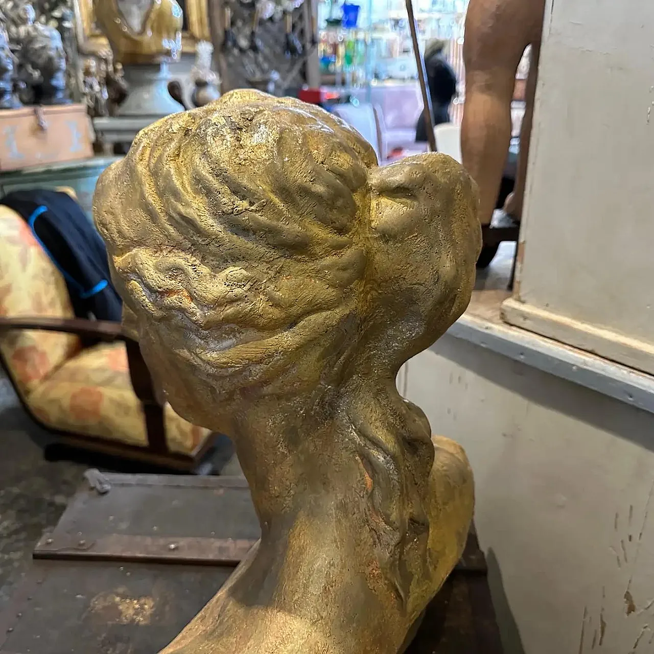 Busto siciliano in gesso dorato di Venere di Milo, anni '50 9