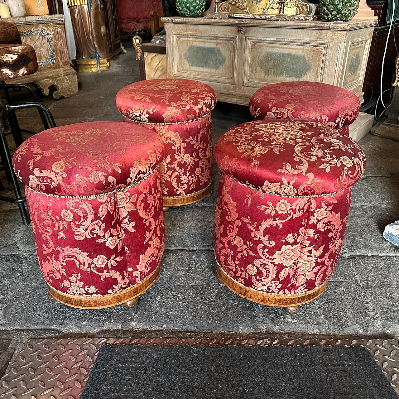 4 Louis Philippe sicilian poufs, 19th century 7