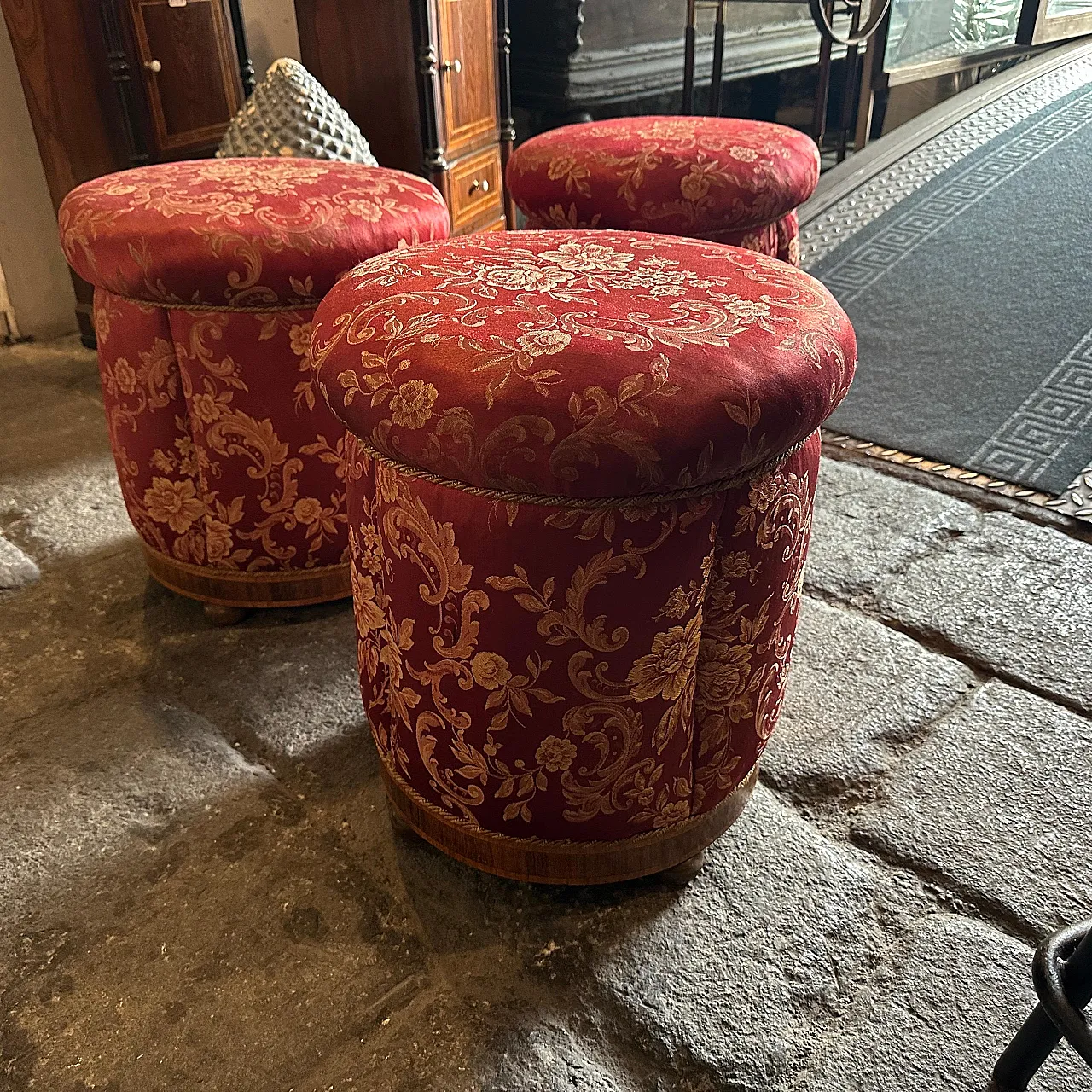 4 Louis Philippe sicilian poufs, 19th century 14