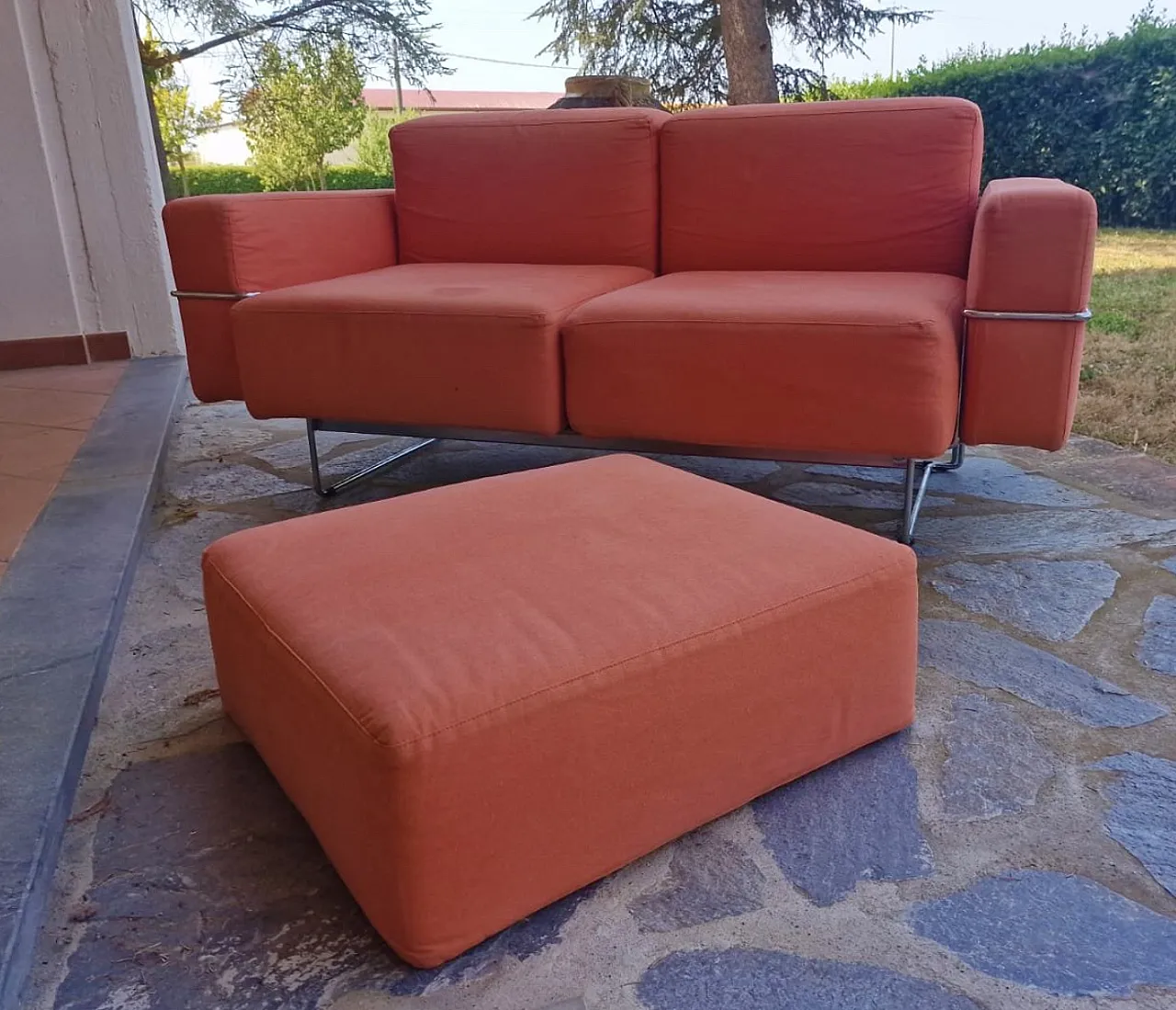 Two-seater sofa with orange Ipercubik pouf by Biesse 6