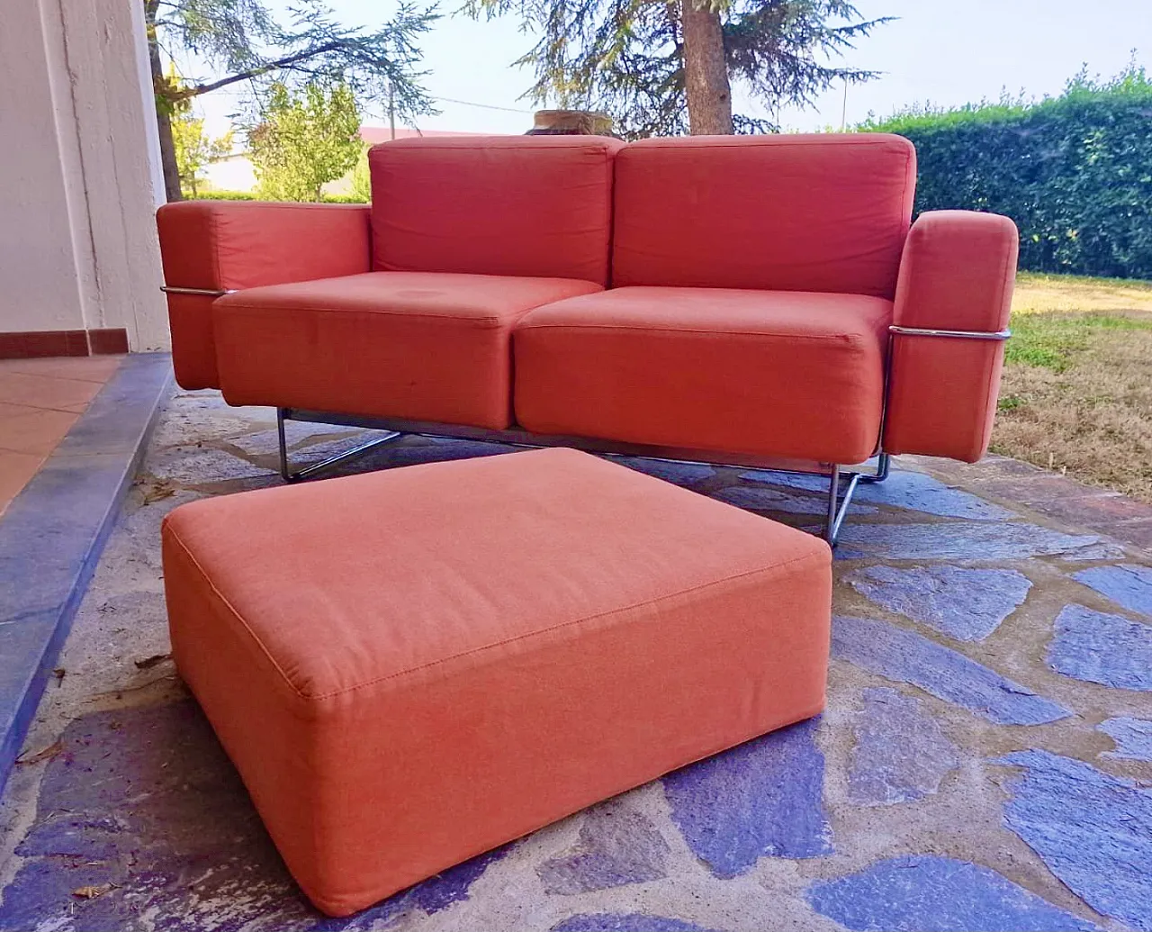 Two-seater sofa with orange Ipercubik pouf by Biesse 10