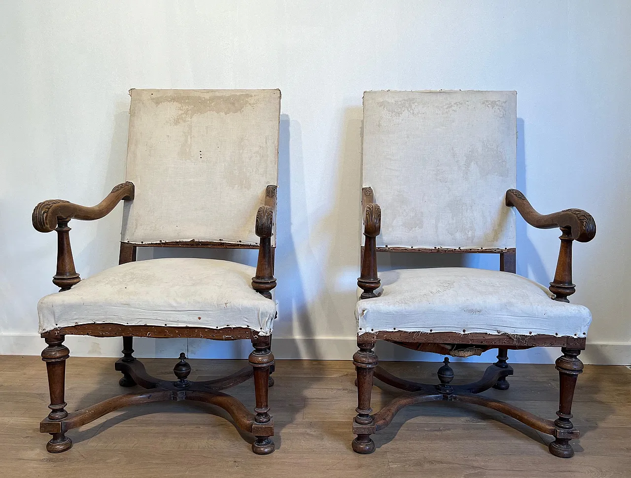 Pair of high-backed armchairs Louis XIII style in walnut, 19th century 3