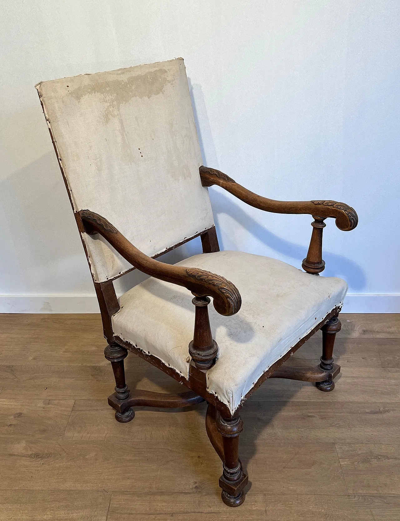 Pair of high-backed armchairs Louis XIII style in walnut, 19th century 5