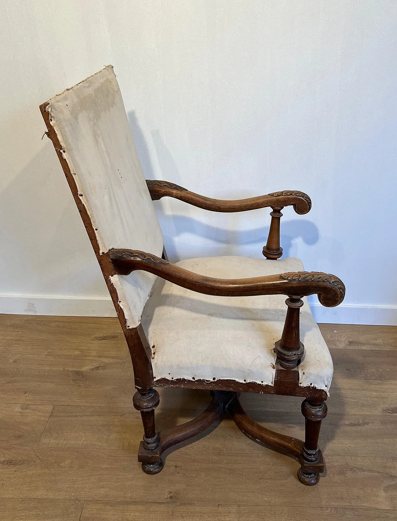 Pair of high-backed armchairs Louis XIII style in walnut, 19th century 7