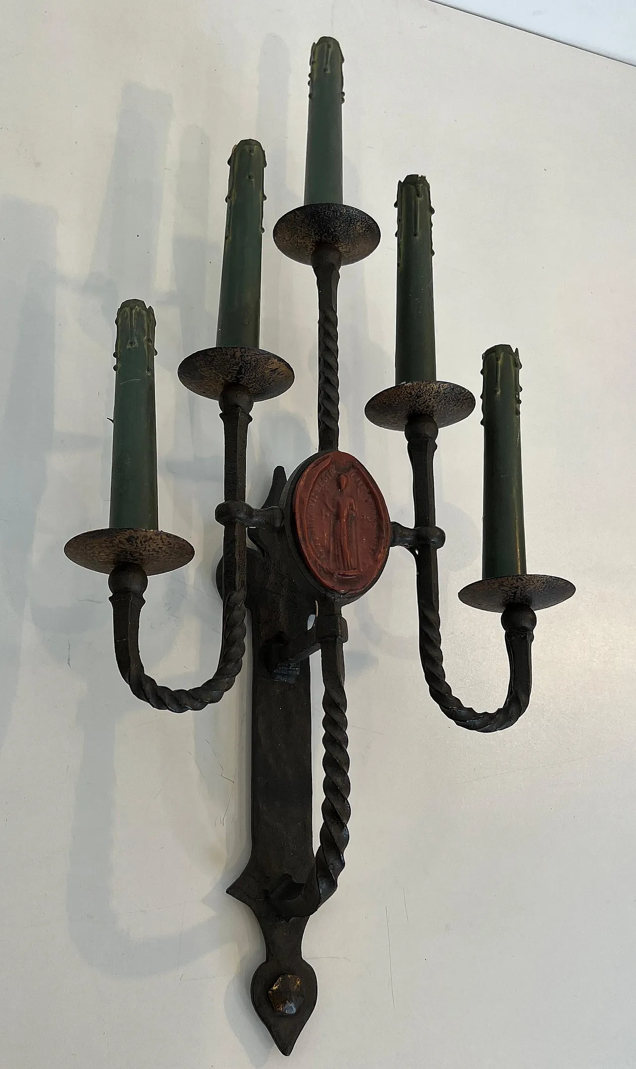 Pair of wrought iron wall sconces with 5 arms with coat of arms, 1940s 3