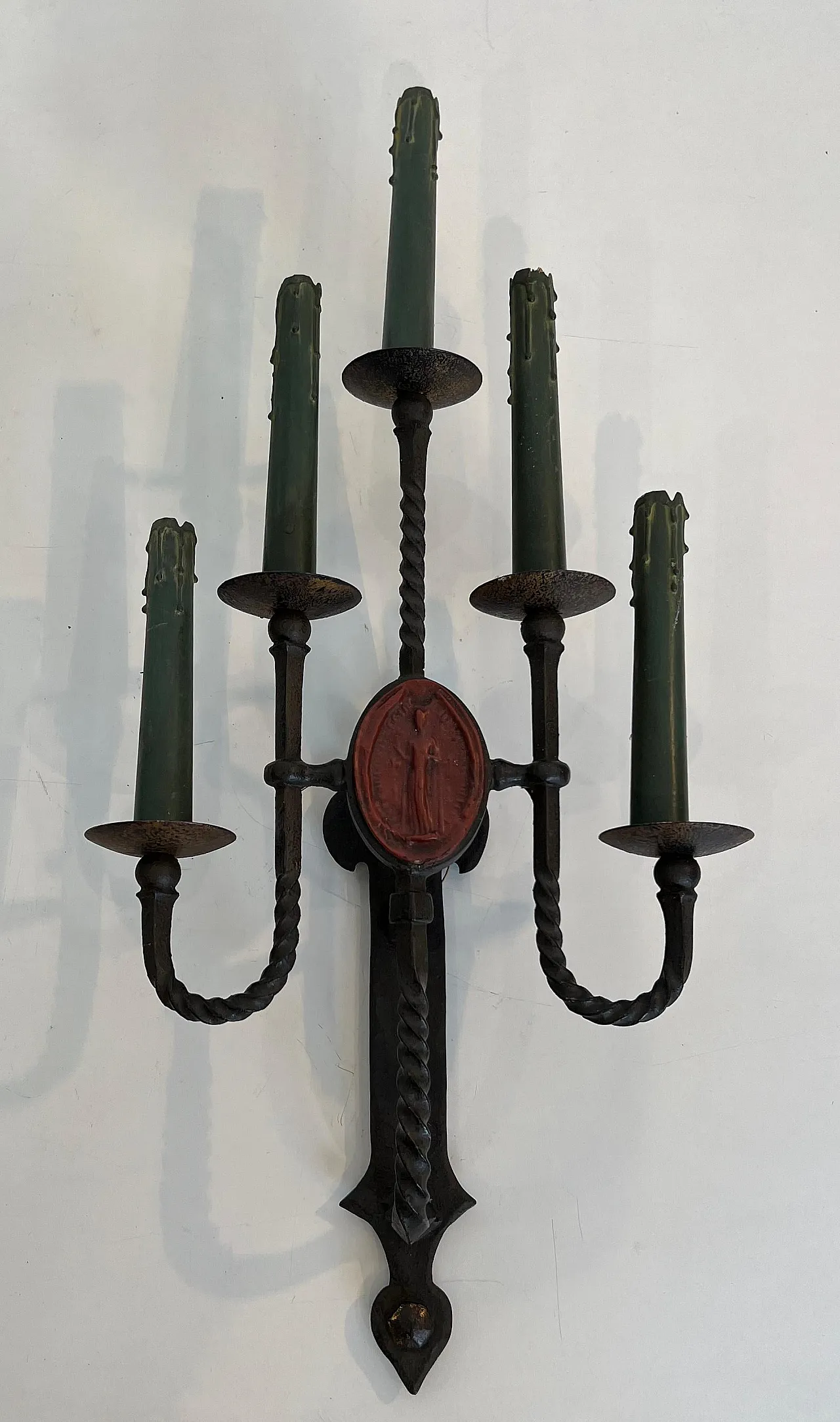 Pair of wrought iron wall sconces with 5 arms with coat of arms, 1940s 4