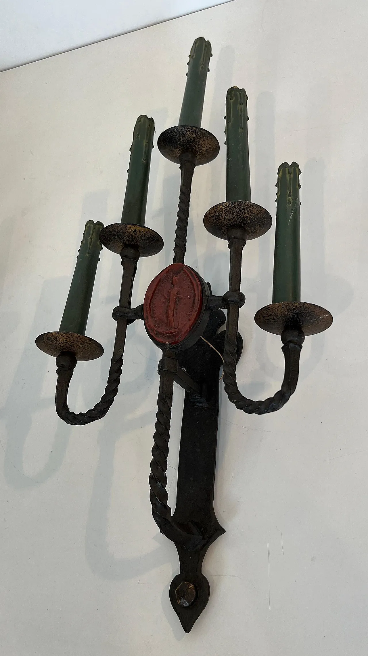 Pair of wrought iron wall sconces with 5 arms with coat of arms, 1940s 5