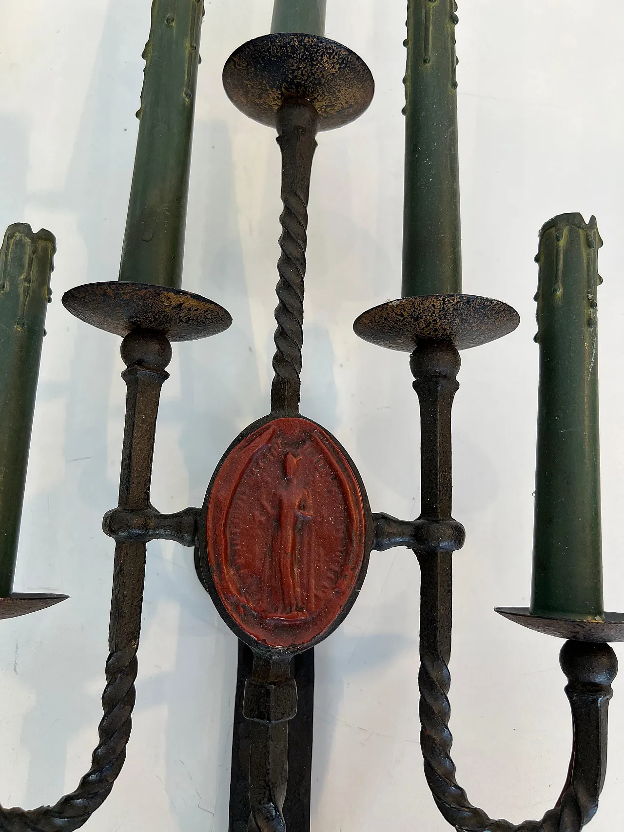 Pair of wrought iron wall sconces with 5 arms with coat of arms, 1940s 11