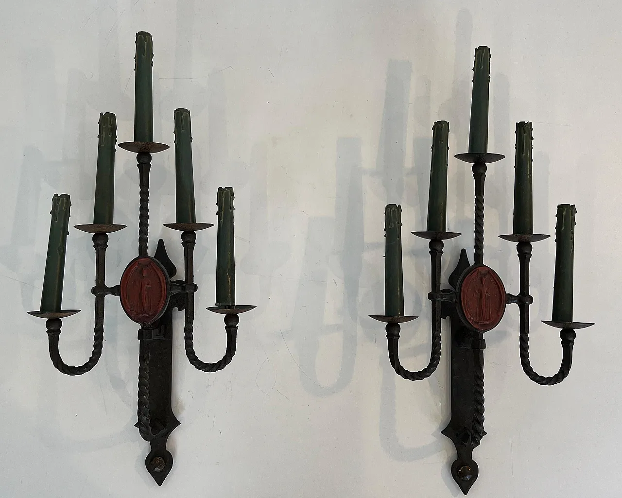 Pair of wrought iron wall sconces with 5 arms with coat of arms, 1940s 12