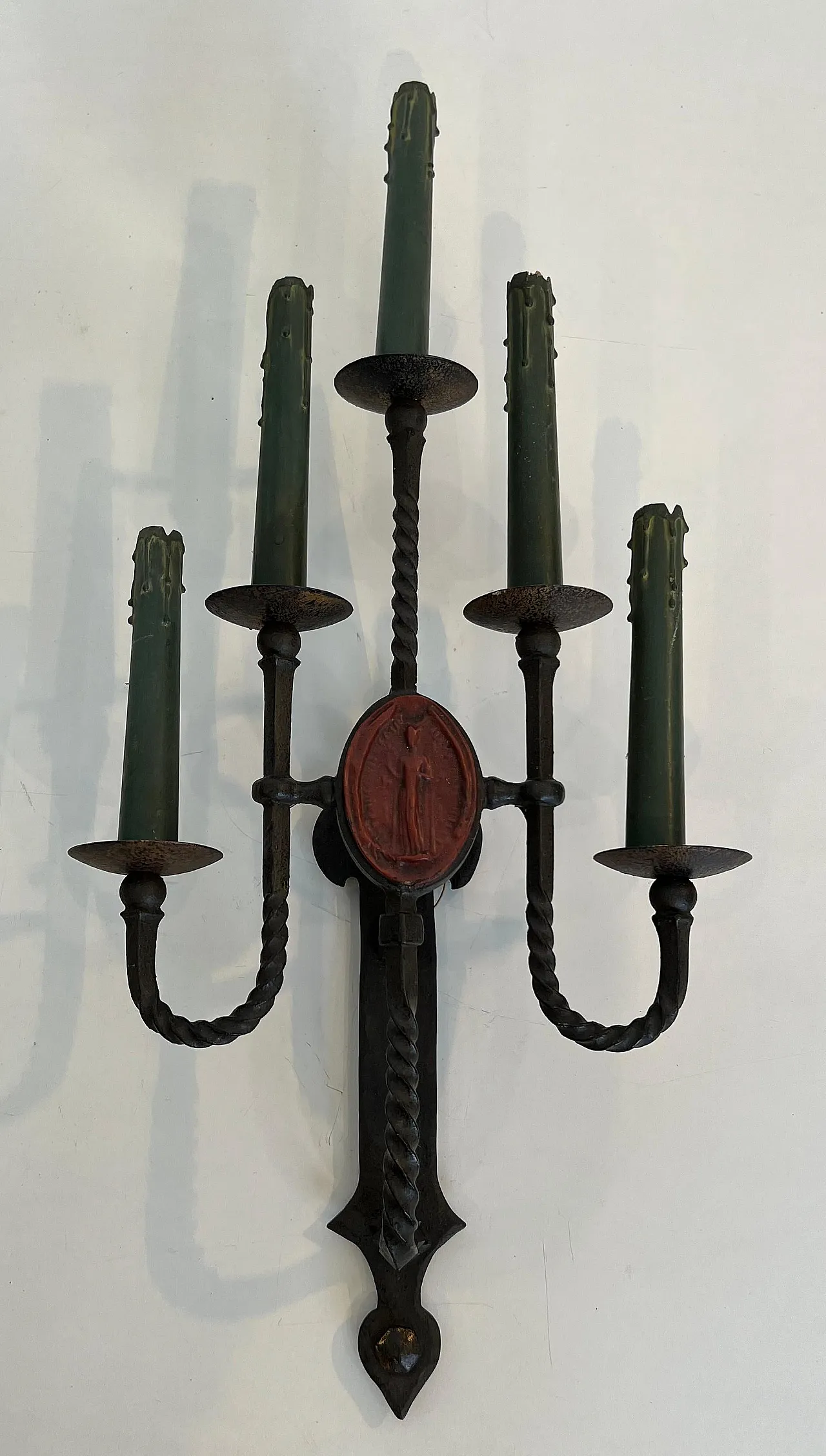 Pair of wrought iron wall sconces with 5 arms with coat of arms, 1940s 15