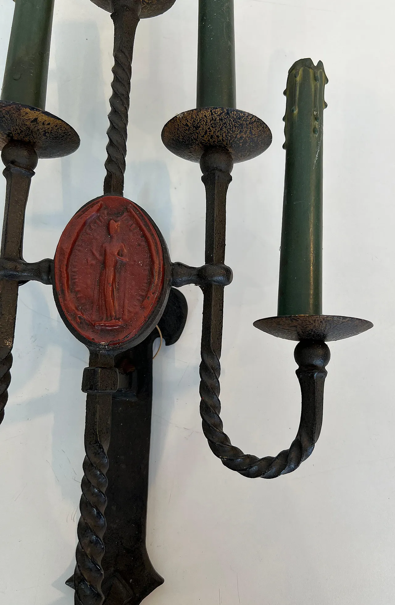 Pair of wrought iron wall sconces with 5 arms with coat of arms, 1940s 16