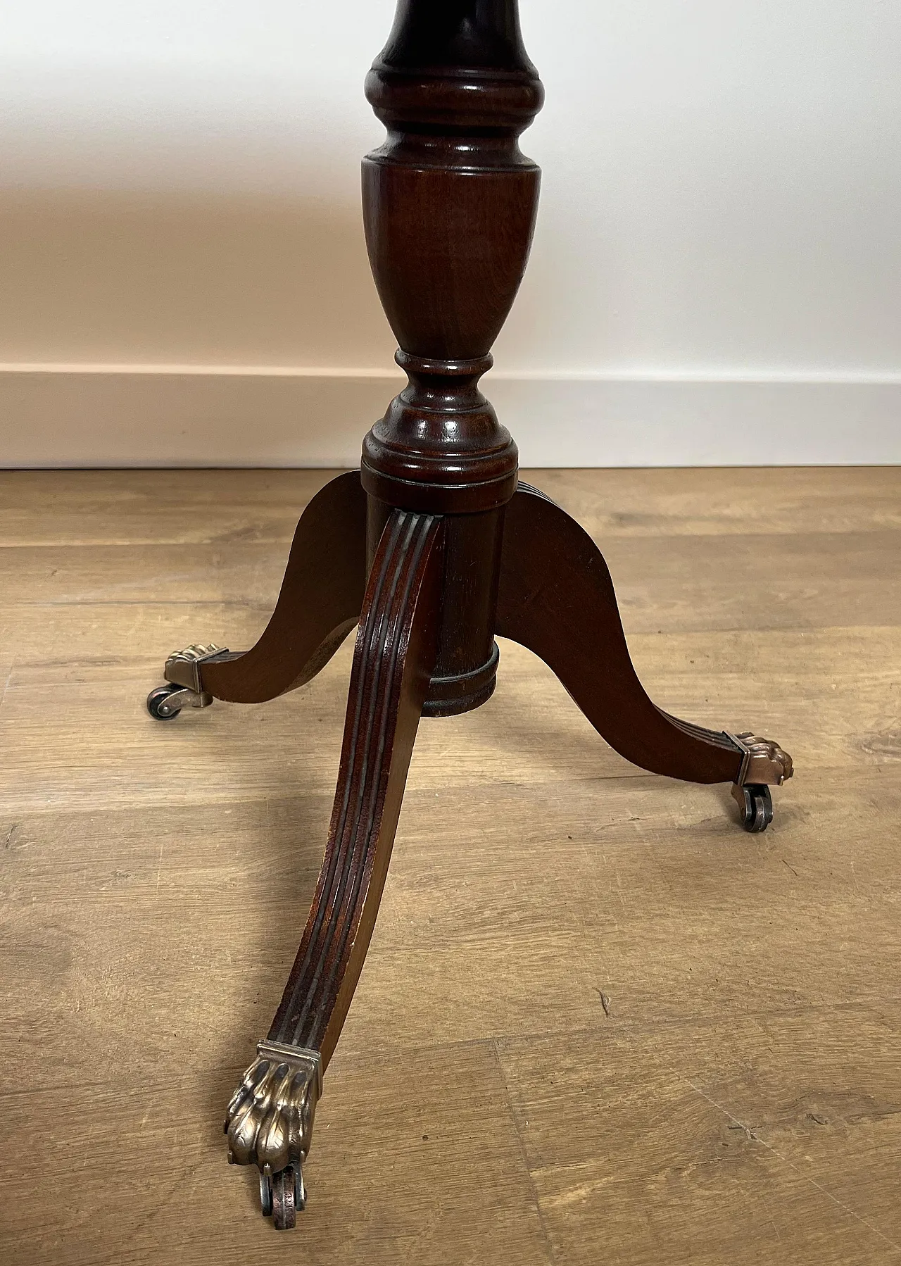 Wooden coffee table with bronze feet and leather, 1940s 18