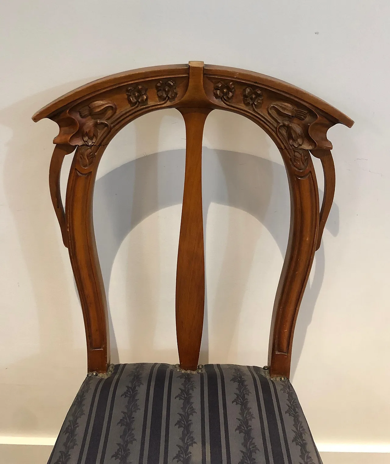 4 Wooden chairs decorated with flowers and plants, early 20th century 7