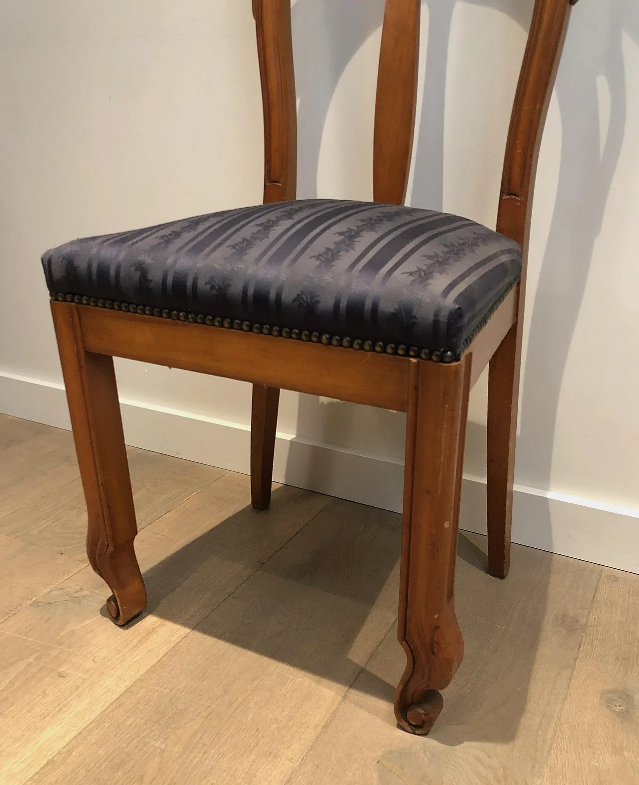 4 Wooden chairs decorated with flowers and plants, early 20th century 17