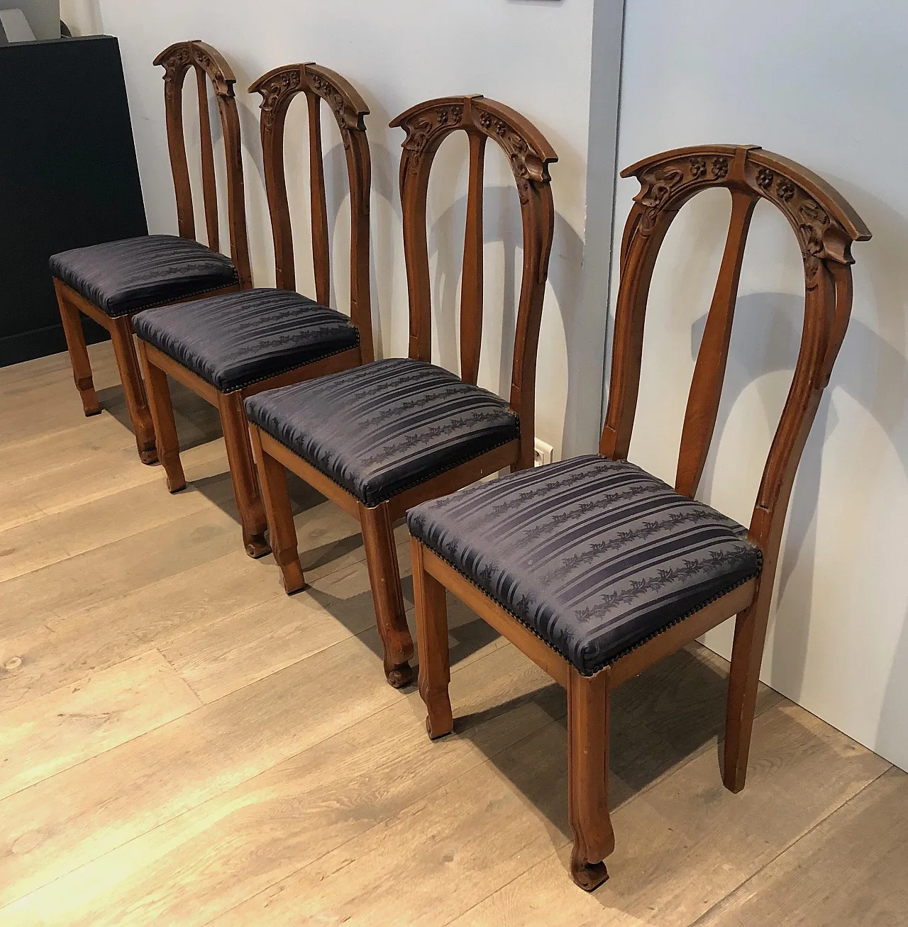 4 Wooden chairs decorated with flowers and plants, early 20th century 19