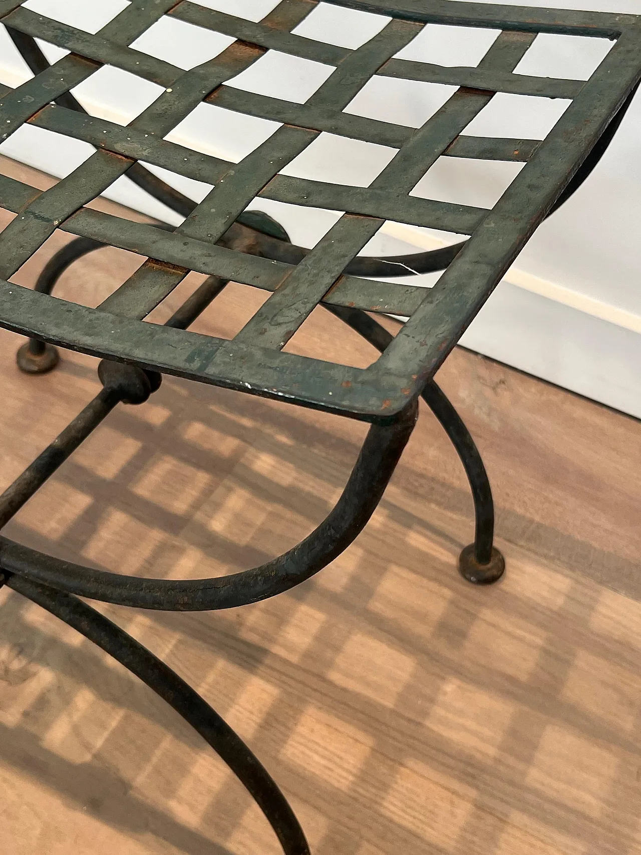 Pair of Curule stools in wrought iron and patinated metal, 1950s 8