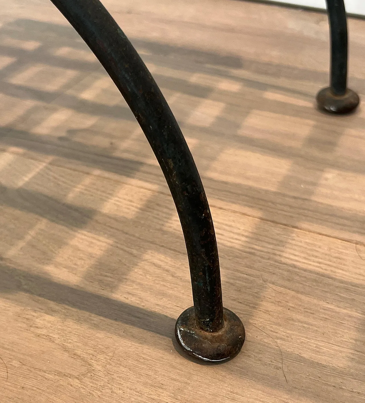 Pair of Curule stools in wrought iron and patinated metal, 1950s 11