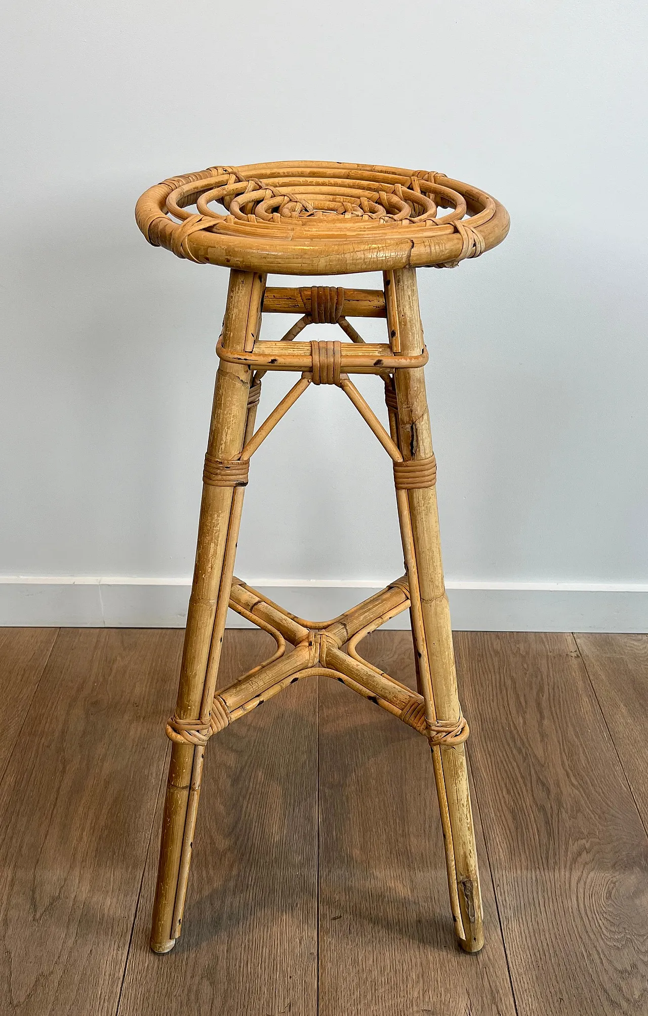 4 Rattan stools, 1970s 4