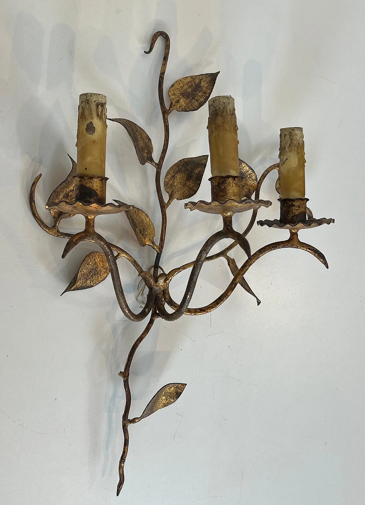 Pair of 3-light gilded metal wall sconces with leaves, 1970s 5