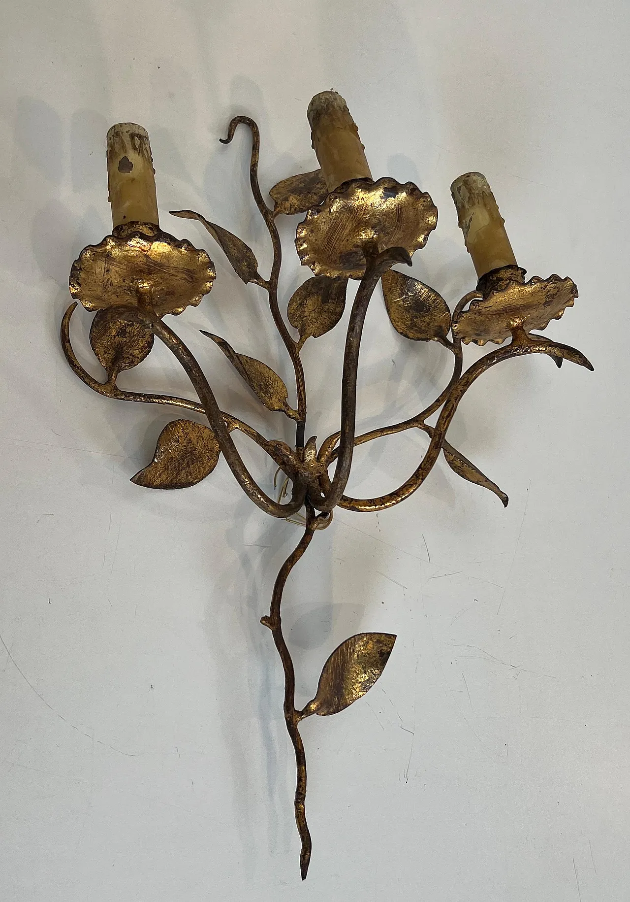 Pair of 3-light gilded metal wall sconces with leaves, 1970s 7