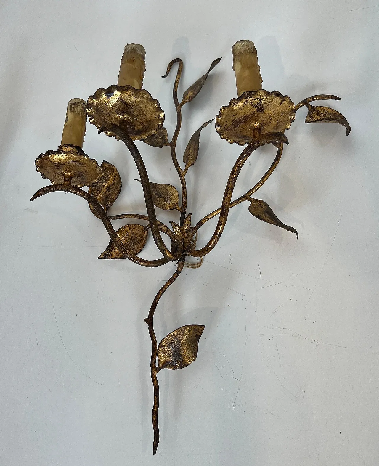 Pair of 3-light gilded metal wall sconces with leaves, 1970s 10