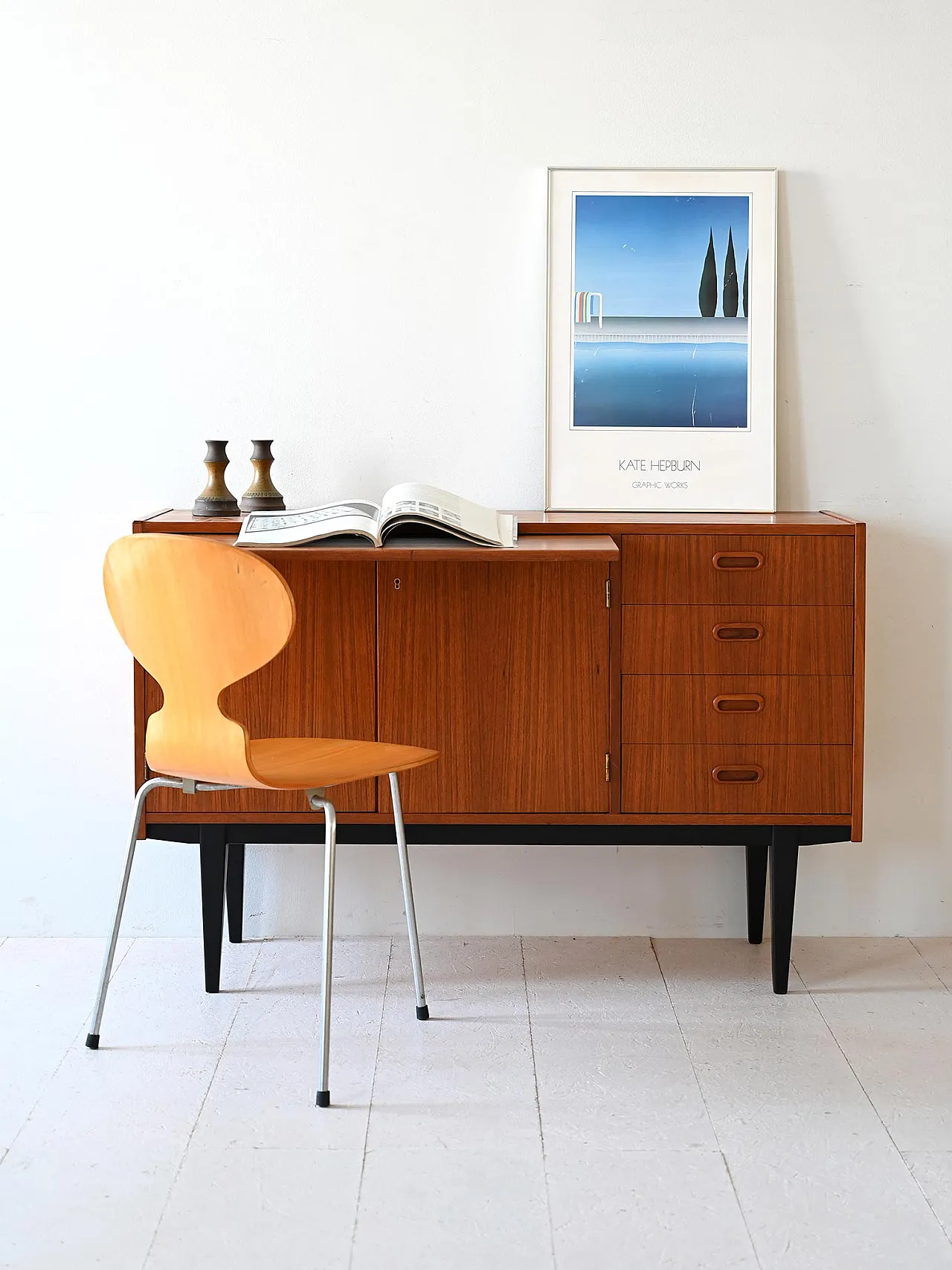 Scandinavian sideboard with extractable top 1