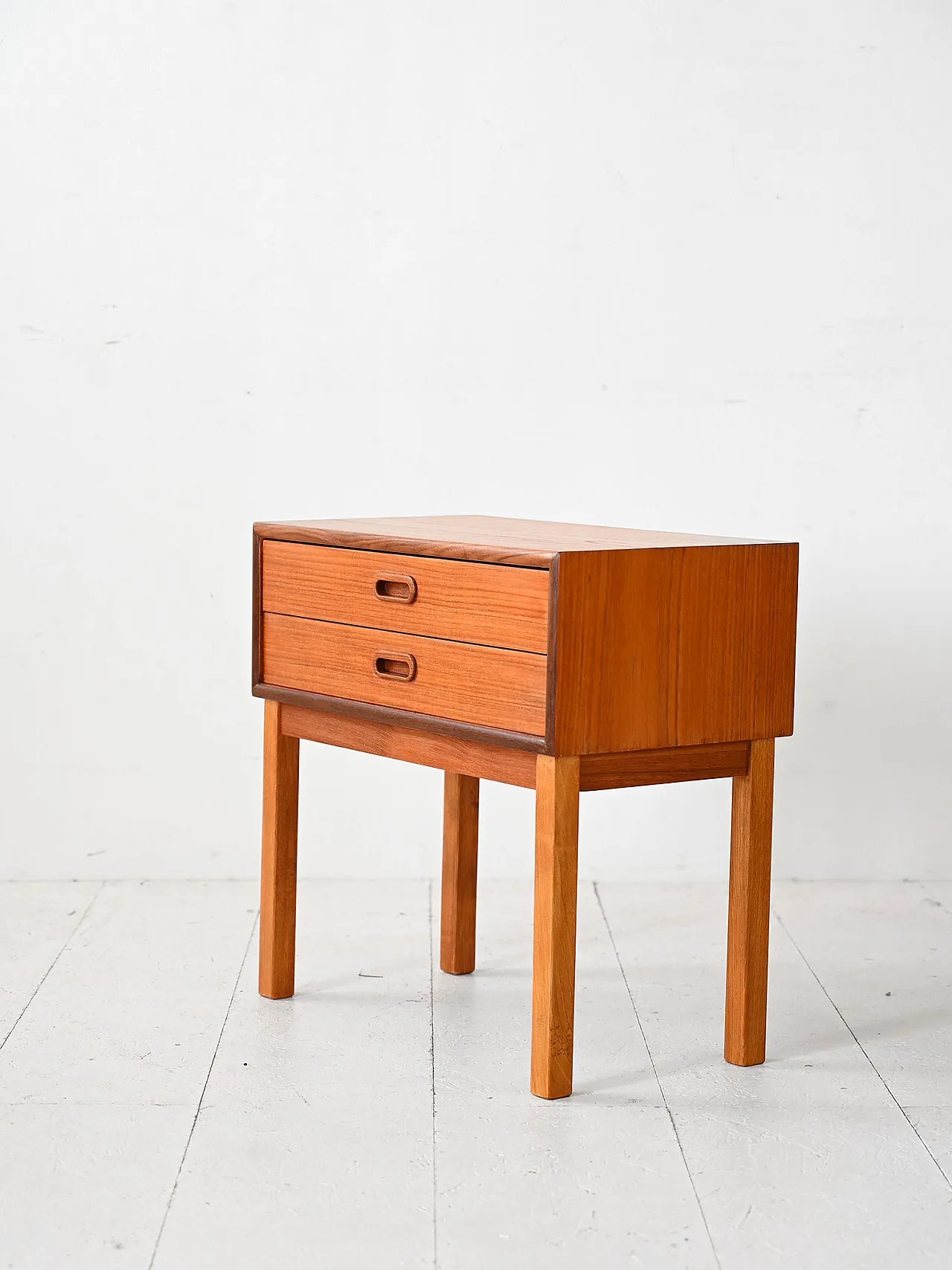 Scandinavian bedside table with two drawers 4