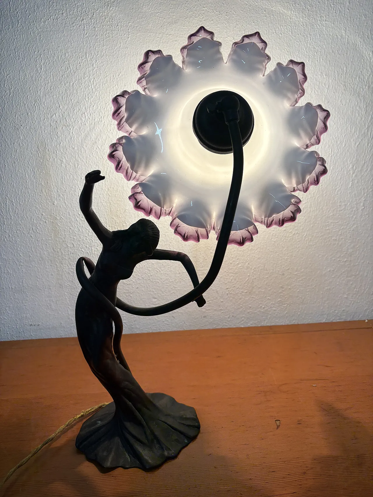 Bronze lady lamp 1