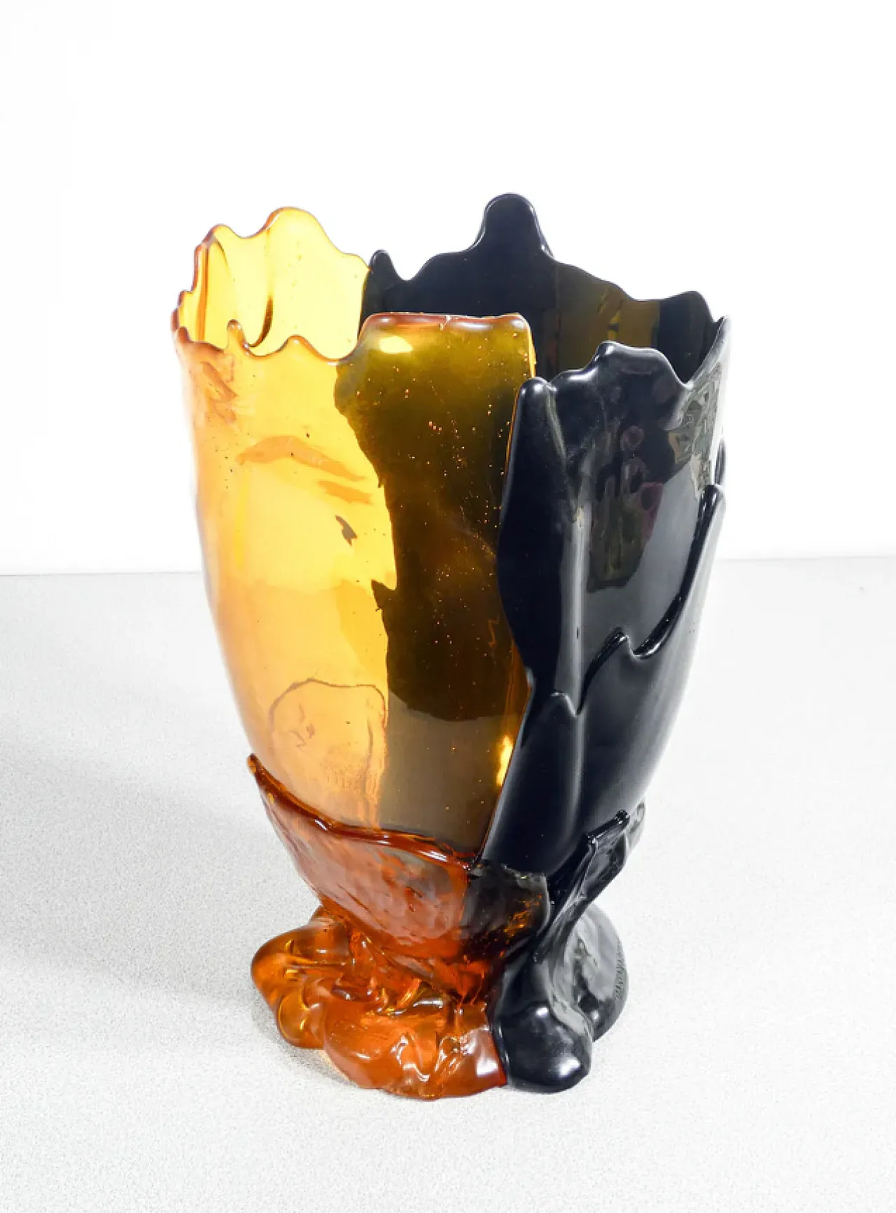 Twins C resin vase by Gaetano Pesce for Fish Design, 2000s 1