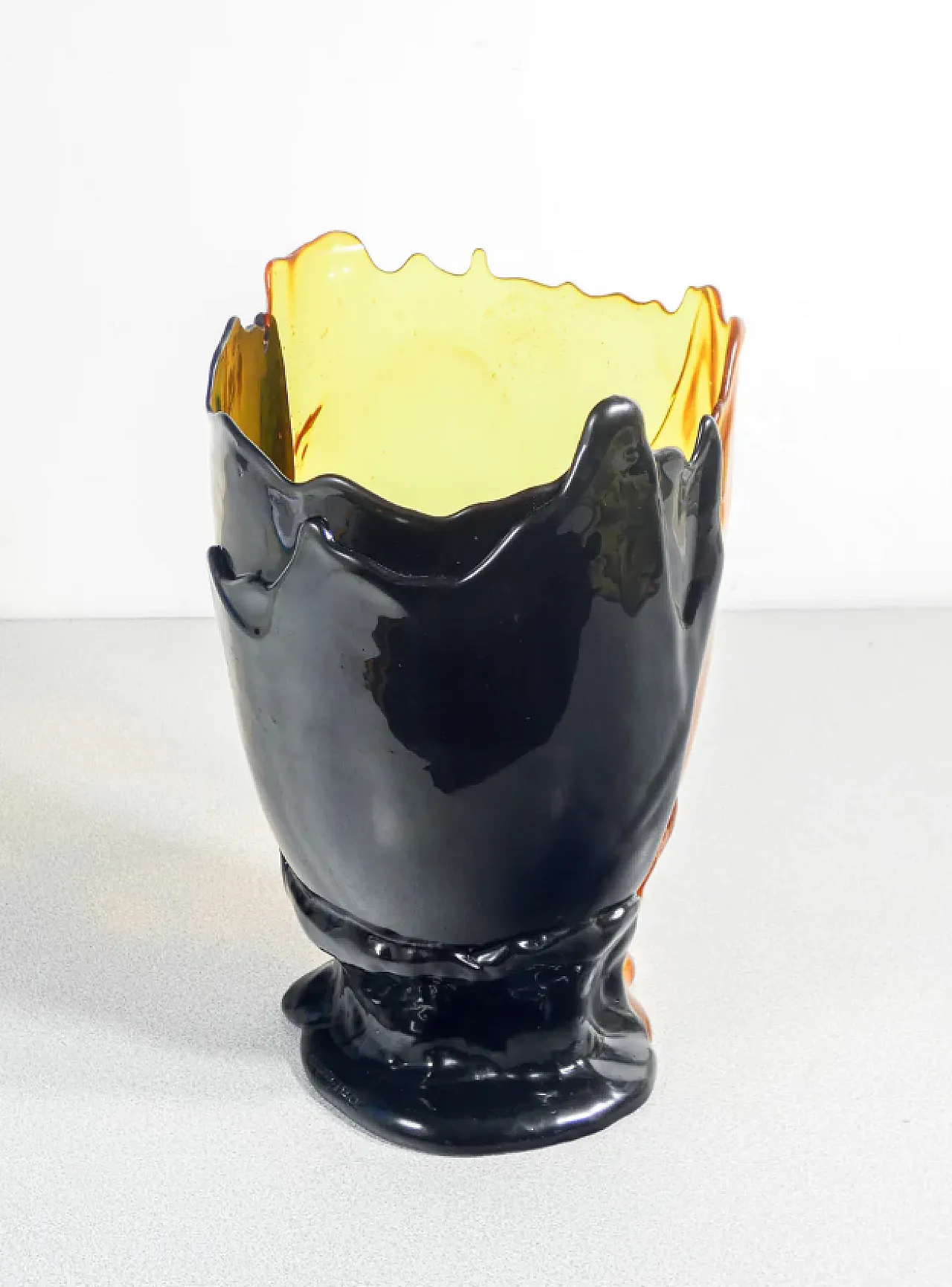 Twins C resin vase by Gaetano Pesce for Fish Design, 2000s 3