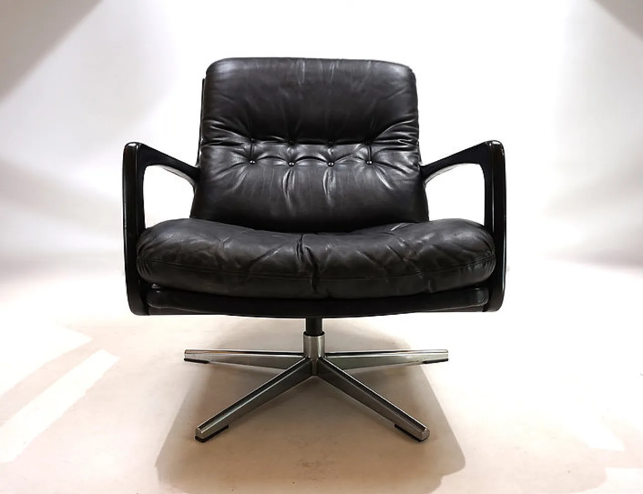 Leather lounge chair by Eugen Schmidt for Soloform, 1960s 10